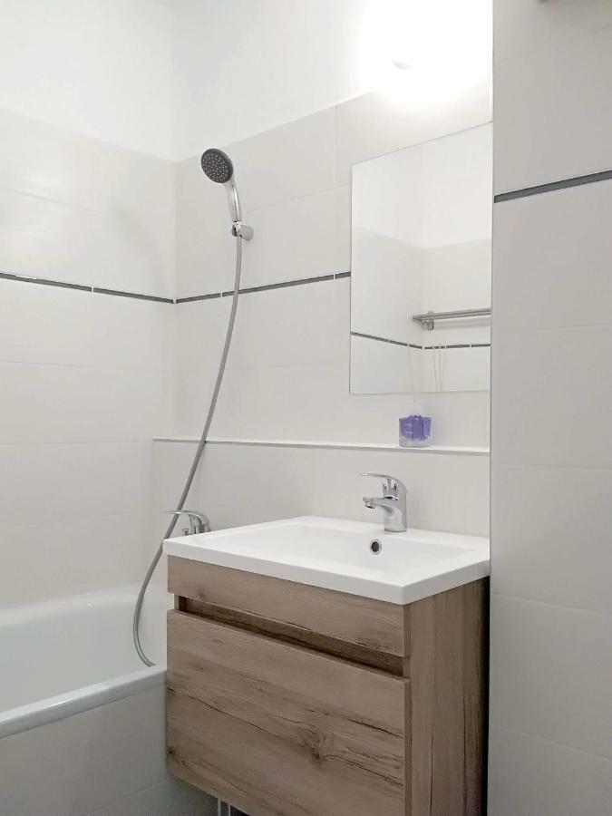 White Almond Apartment Budapeste Exterior foto